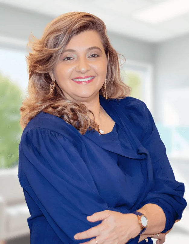 dra-Adrienne-Bentes-medica-coloproctologista-belem